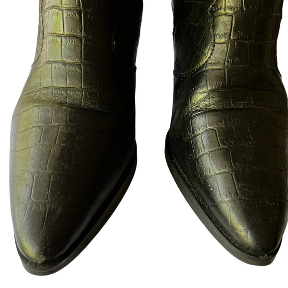 Blondo Que Leather Croc Embossed Pointed Toe Ankle Booties - Picture 6 of 11